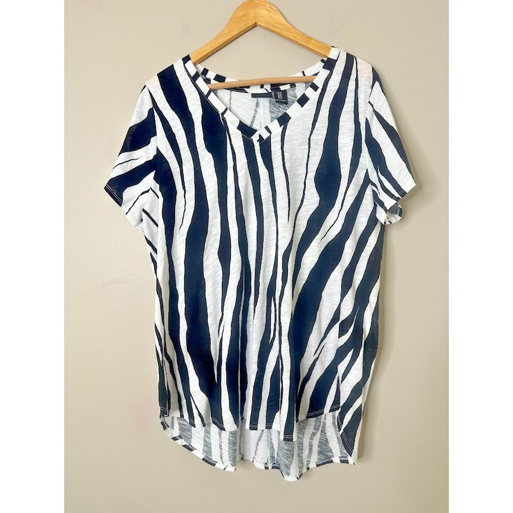 Rachel Zoe Zebra Print V-Neck Top Womens 1X White Black 100% Cotton Short Sleeve
